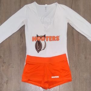 DISCOUNTED Hooters long sleeve uniform set XS/S!!!